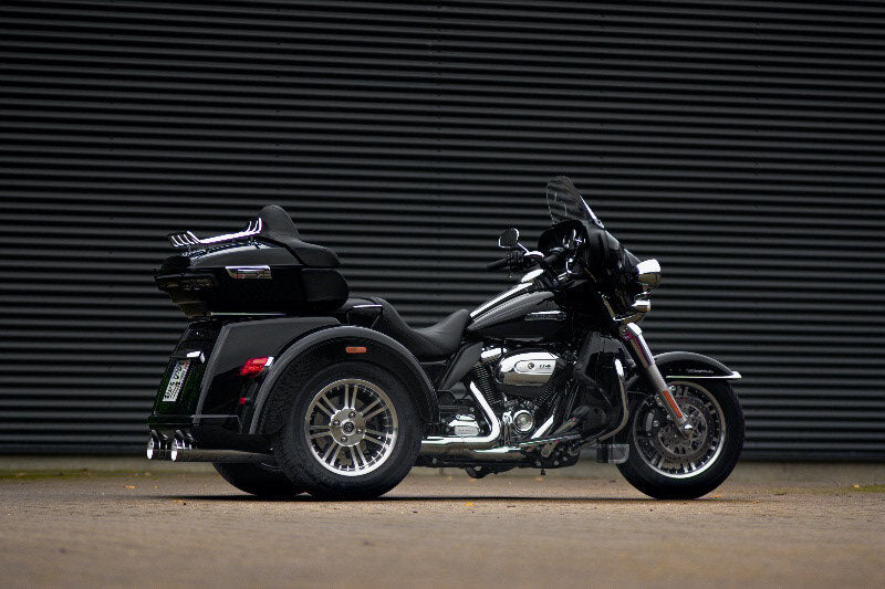 Dr. Jekill & Mr. Hyde® 2-2 Slip-On Mufflers for Harley-Davidson Trike (2018+)