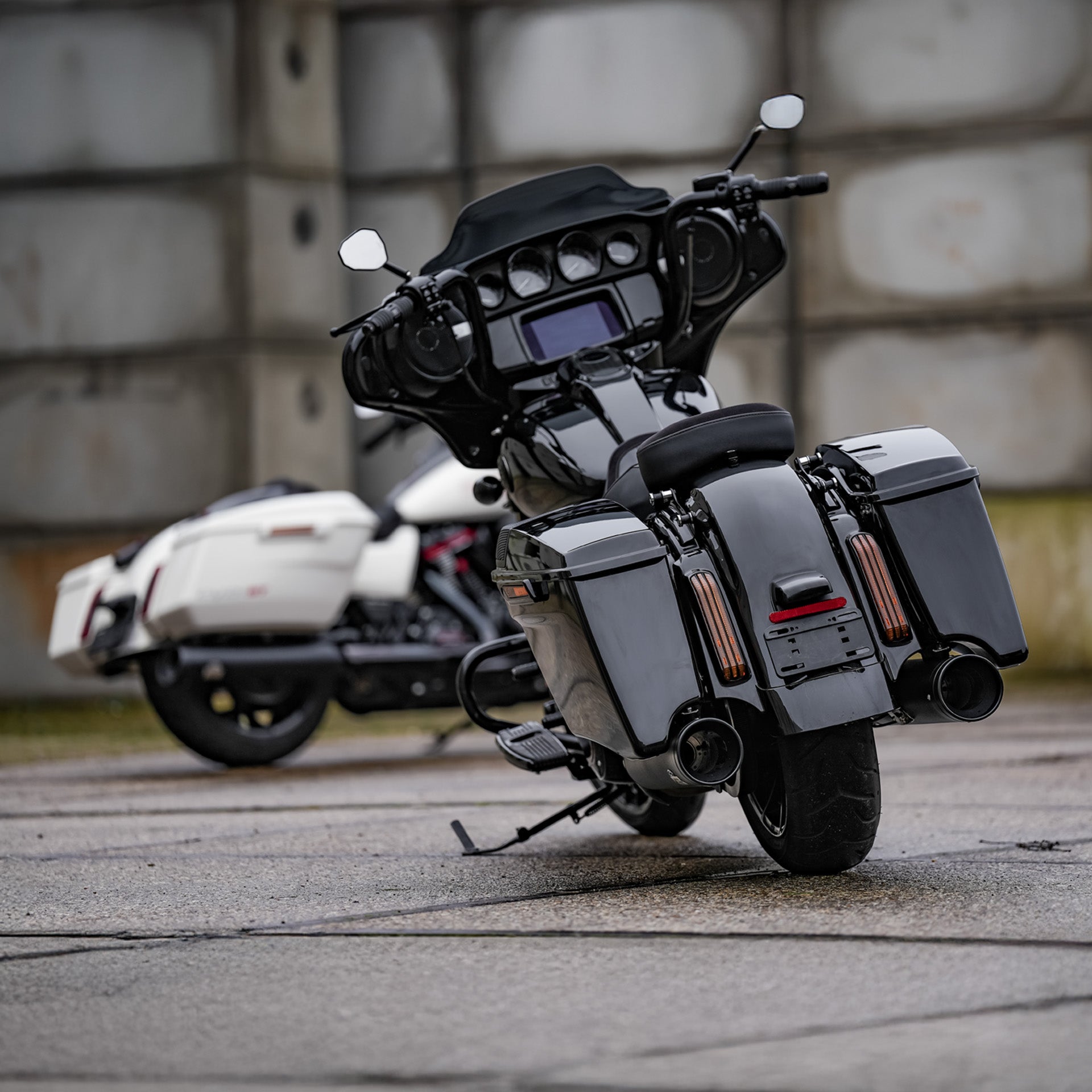 Dr. Jekill & Mr. Hyde® 2-2 Slip-On Mufflers for Harley-Davidson Touring (2017+)