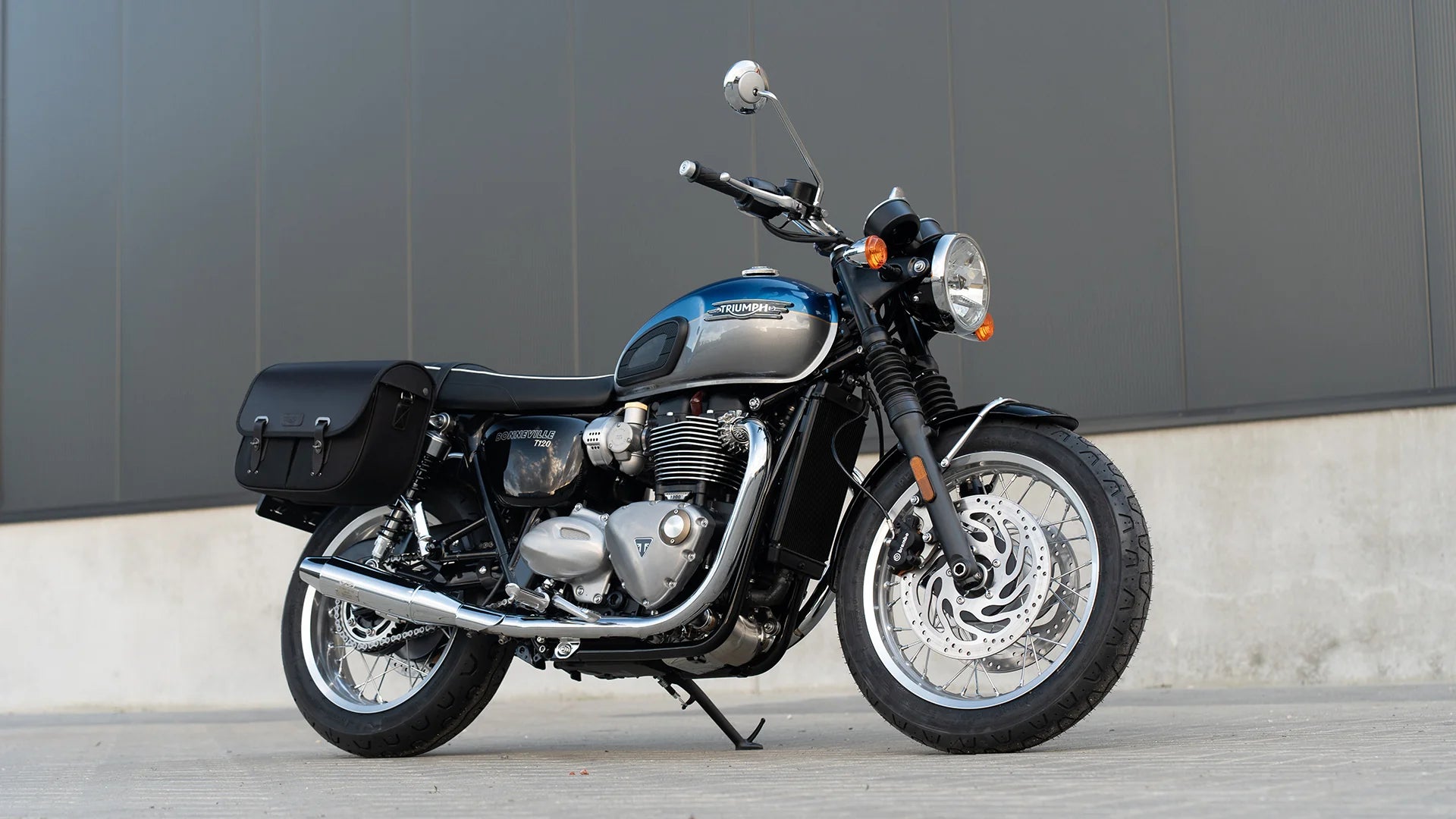 Dr. Jekill & Mr. Hyde® Exhaust for Triumph Bonneville T120 (2021–2024)