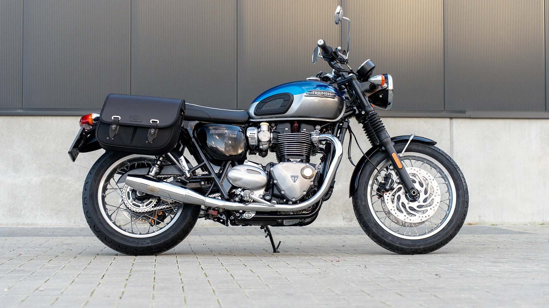 Dr. Jekill & Mr. Hyde® Exhaust for Triumph Bonneville T120 (2021–2024)