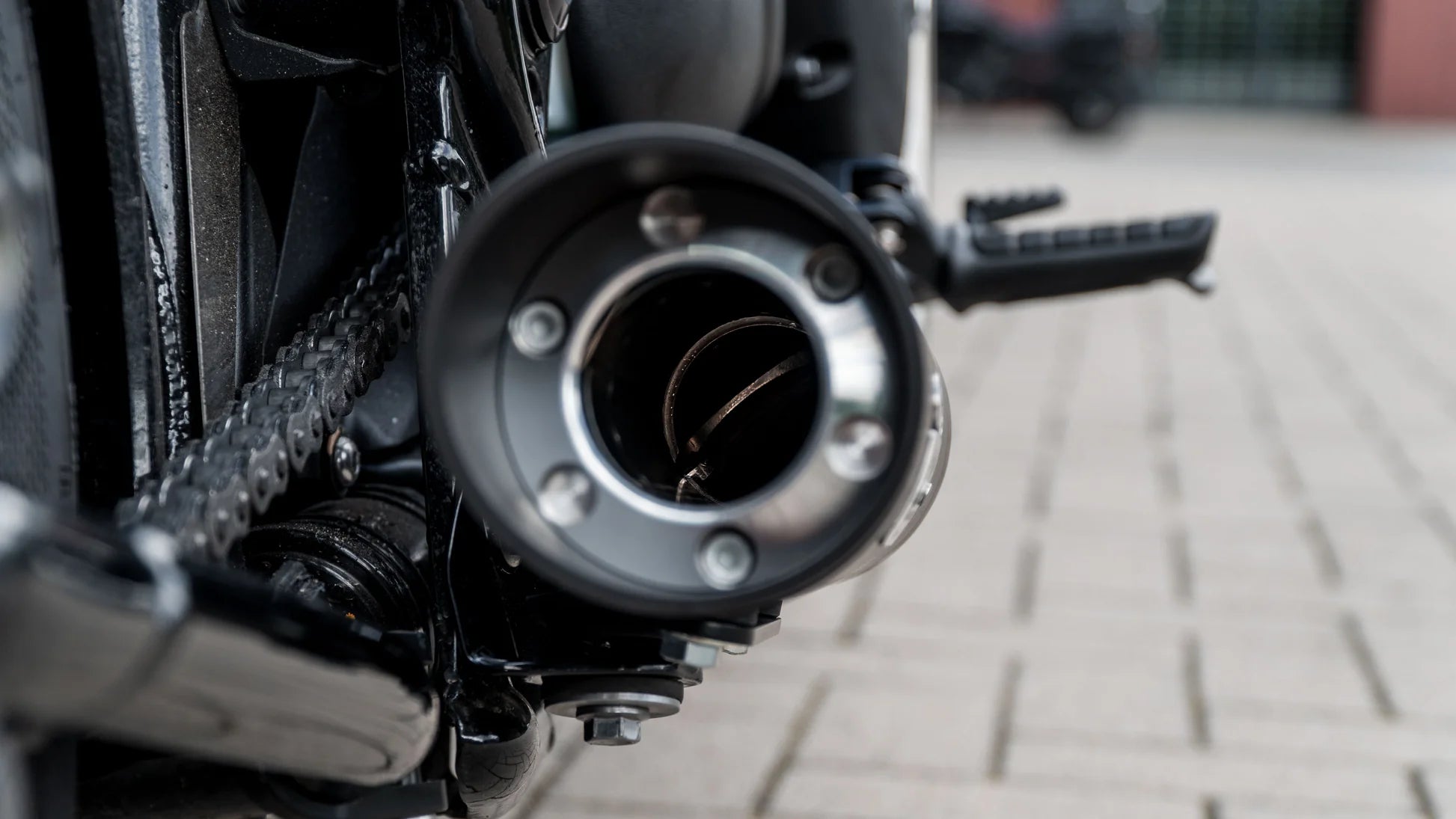 Dr. Jekill & Mr. Hyde® Exhaust for Triumph Bonneville Bobber & Speedmaster (2025+)