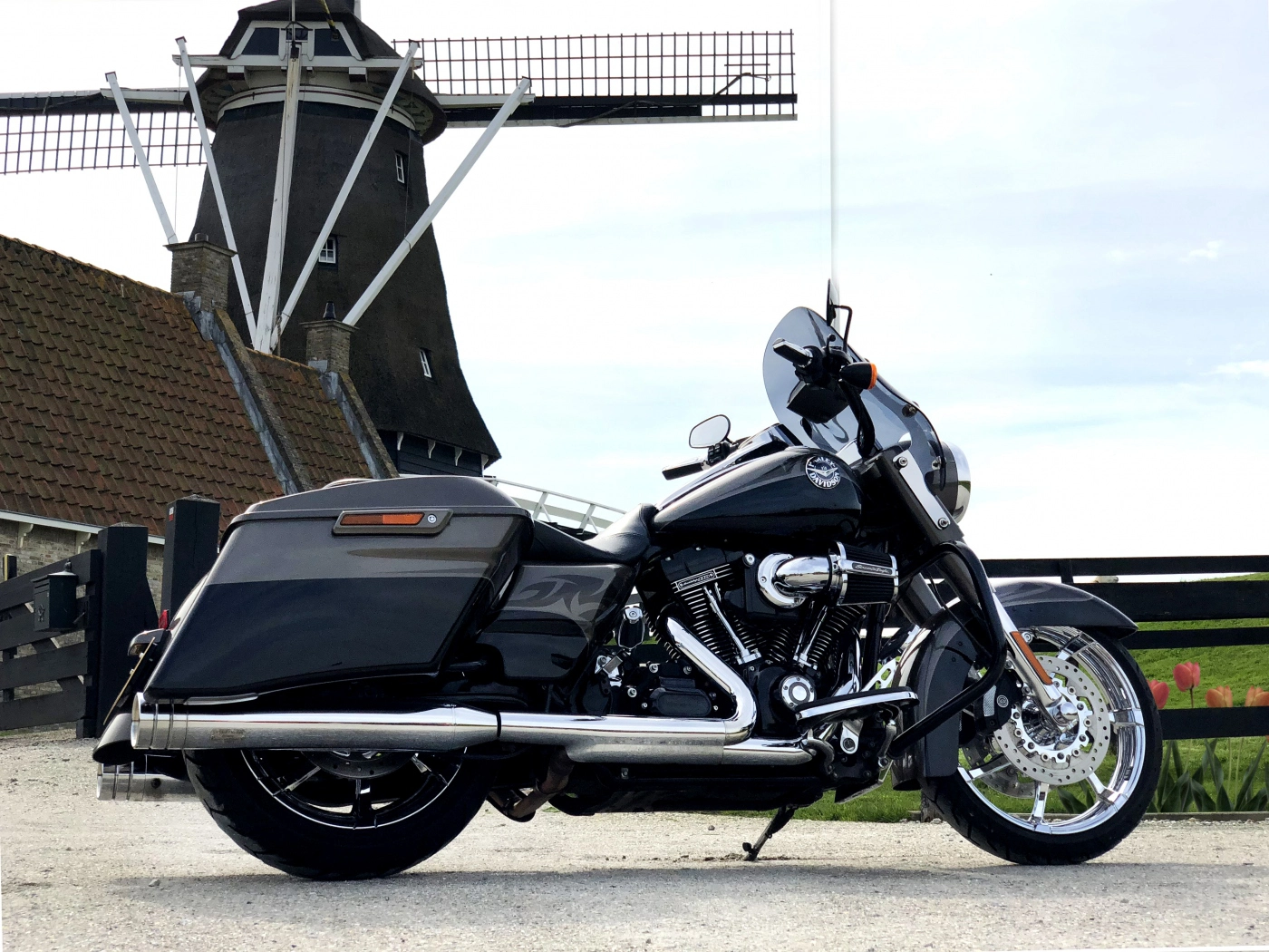 The Harley-Davidson Road King with a Exhaust by Dr. Jekill & Mr. Hyde®