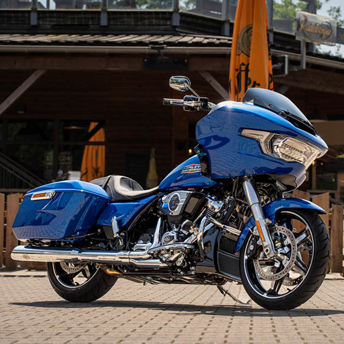 Harley-Davidson Road Glide 117 with a Dr. Jekill & Mr. Hyde® Exhaust in front of a brick wall